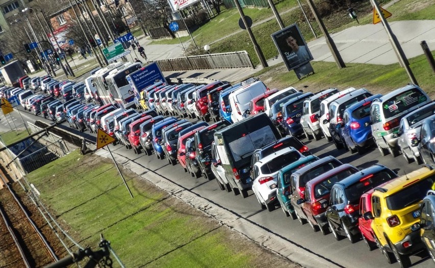 Przeklinasz wszystko i wszystkich stojąc w korku na...