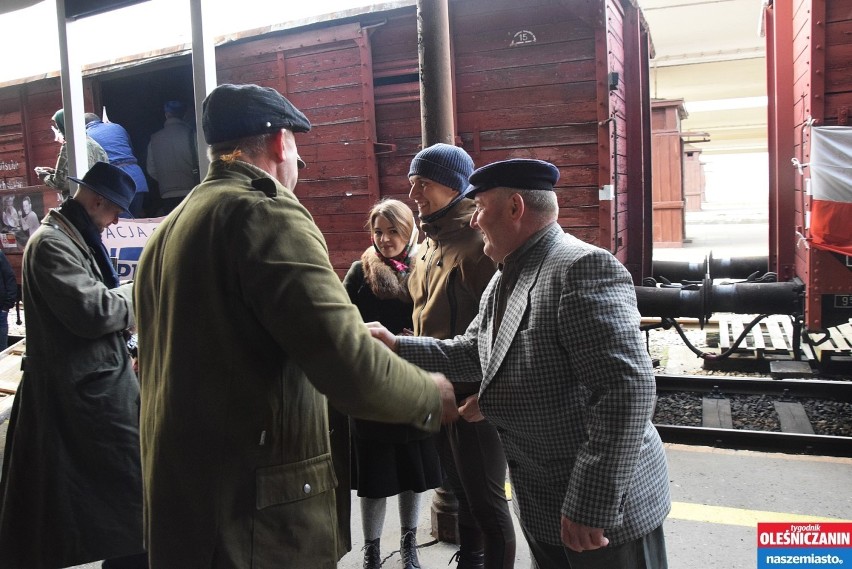 Pociąg Repatriantów odjechał z oleśnickiej stacji. Tak było przed pandemią. Zobaczcie wyjątkowe zdjęcia!  