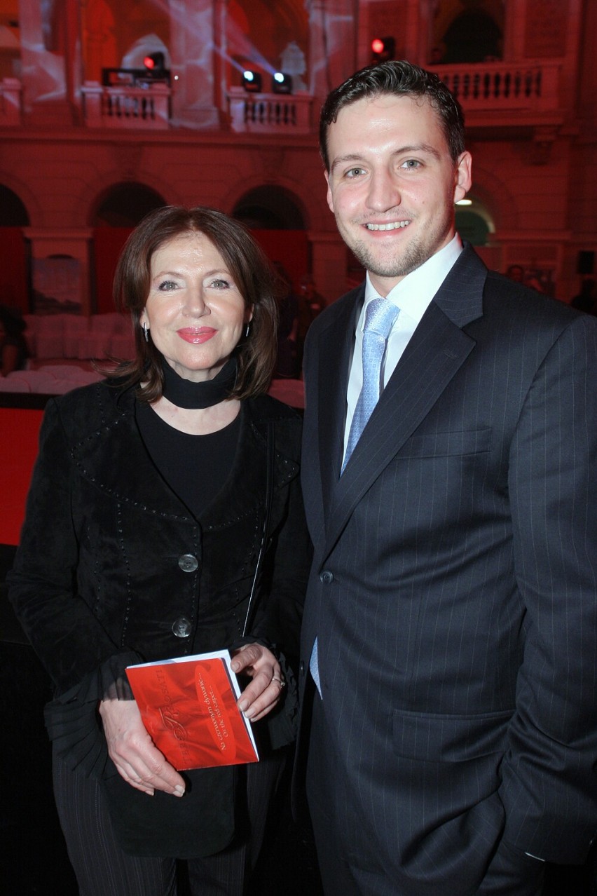 Halina Frąckowiak z synem Filipem w 2006 roku