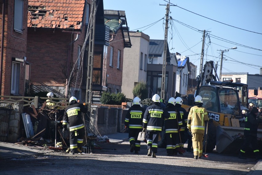 18 lutego 2022 roku w Dobrzycy trwało sprzątanie po czwartkowej wichurze