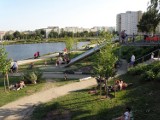Gdzie wybrać się, by odpocząć od tłumów? Miejsca na piknik w Warszawie. Łąki, polany, parki i skwery