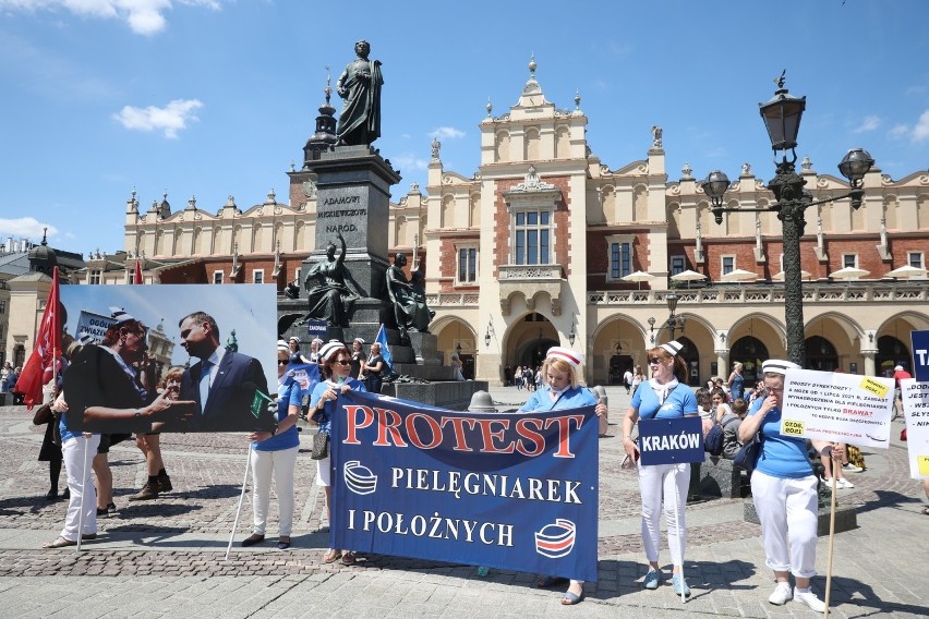 Strajk pielęgniarek na krakowski Rynku - 07.06.