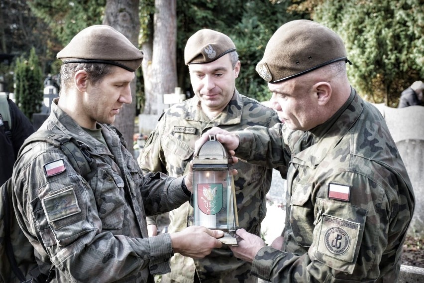 Żołnierze co roku uczestniczą w akcji „Żołnierska pamięć”.