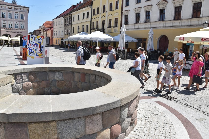 Codziennie - w wakacje po Tarnowie - odbywają się spacery z...