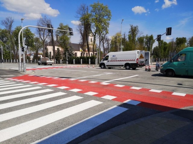 W związku z ukończeniem prac w najbliższy czwartek otwarte zostanie skrzyżowanie ulic Warszawskiej, Lubelskiej i Radomskiej wraz z kilometrowym odcinkiem wyremontowanej ulicy Radomskiej.