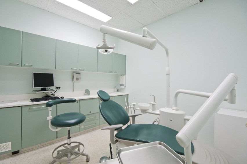 Dentysta specjalistyczny. Gabinet stomatologiczny -...