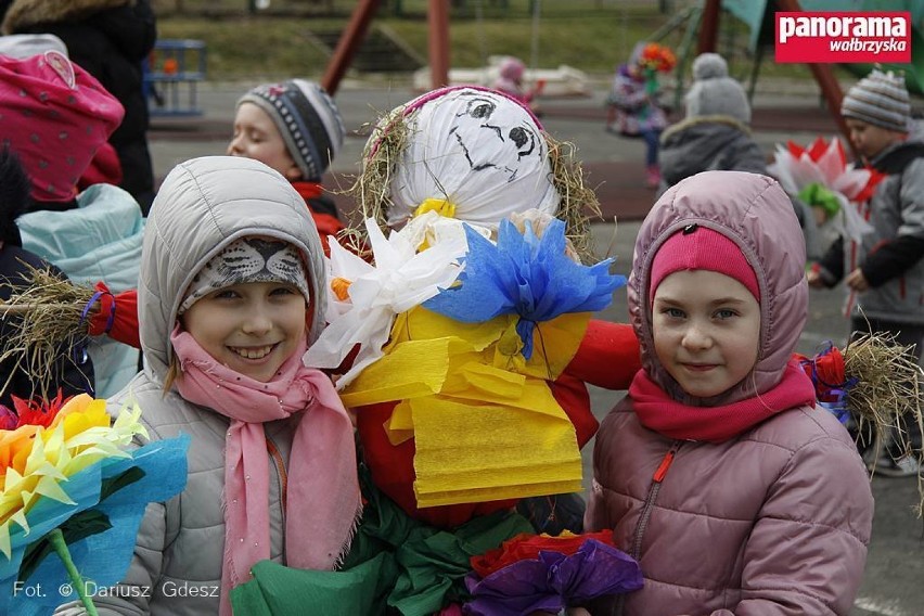 Dzieci powitały wiosnę w Wałbrzychu [ZDJĘCIA i FILM]