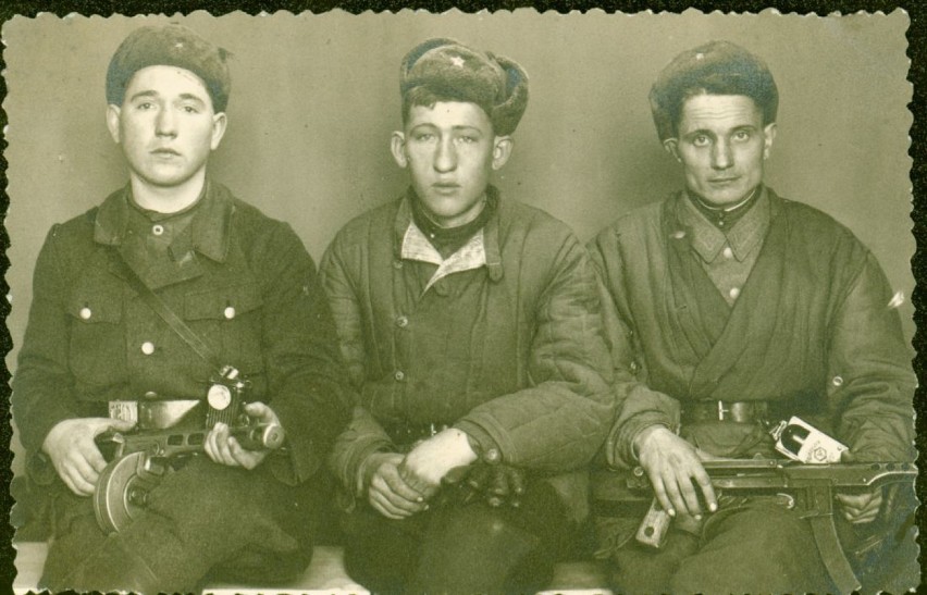 Wkroczenie wojsk radzieckich do Zdun w 1945 r. Unikatowe fotografie! [ZDJĘCIA]             