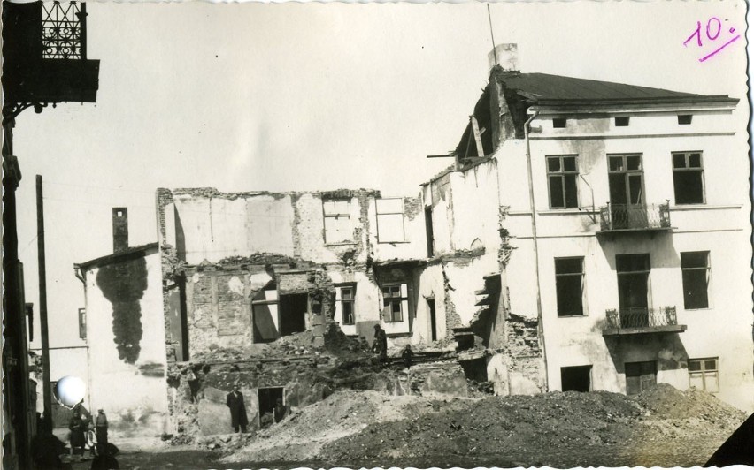 Zniszczony budynek na ul. Przedrynek - 1939-1940 rok