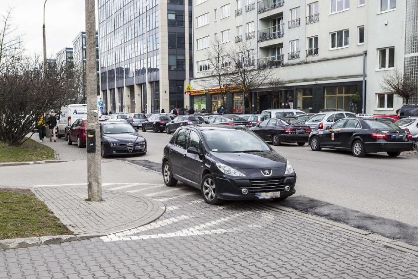 Znalezienie wolnego miejsca już po godzinie 7.30 graniczy z...