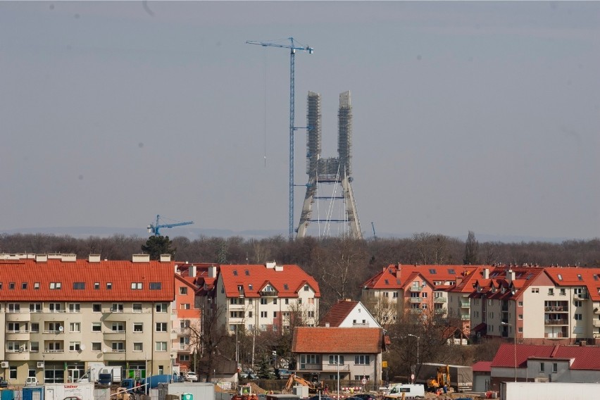 Most Rędziński budowany był od maja 2008 roku do sierpnia...