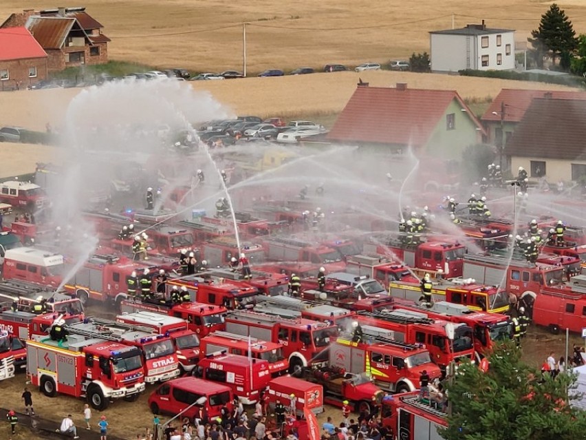 Ponad 172 samochody pożarnicze, z całej Polski i Europy, wzięły udział w XI Fire Truck Show.