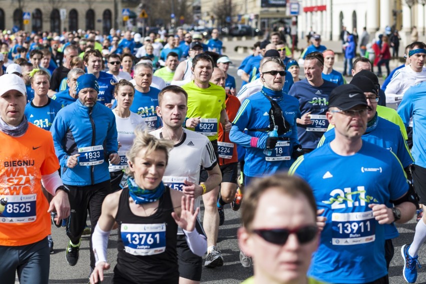 Półmaraton Warszawski 2017. Trasa przez centrum miasta i...