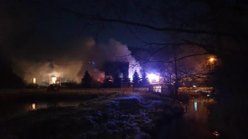 Pożar domu w Luboczy. Wsparcie finansowe dla rodziny strażaka od gminy Rzeczyca