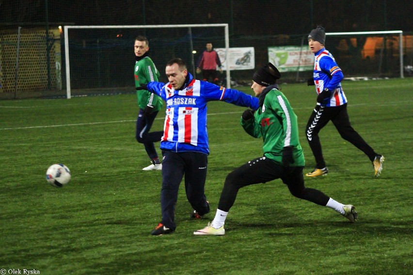 Wyniki meczów sparingowych w regionie [sparingi KPZPN: 6-7 lutego 2018, zdjęcia]