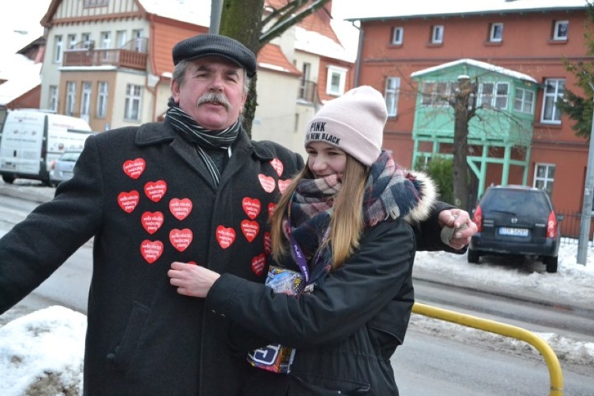 Pruszcz Gdański: Tak wolontariusze WOŚP kwestowali na ulicach miasta cztery lata temu. Oj, działo się. Zobaczcie archiwalne zdjęcia