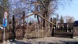 Brama do Starego Cmentarza w Tuchowie zostanie odnowiona. Samorząd otrzymał dotację na niezbędne prace na zabytkowej nekropolii