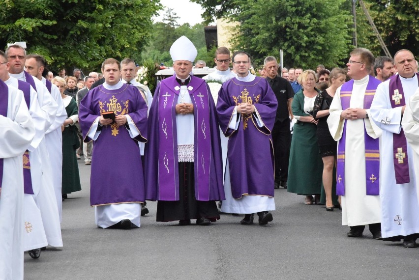 Ostatnia droga śp. księdza Dariusza Kowalka