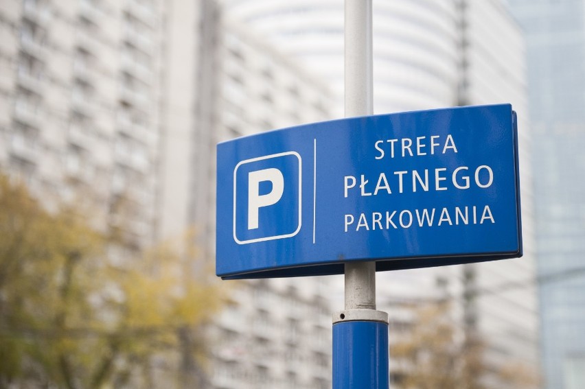 Nowa strefa płatnego parkowania na Pradze-Północ i Woli. Więcej zapłacimy za brak biletu