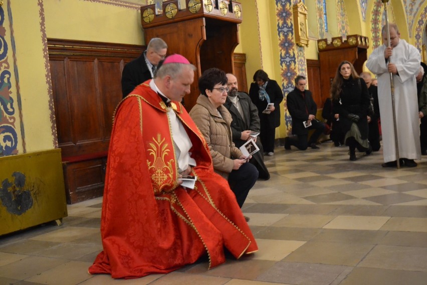 Droga Krzyżowa Ostrowskich Środowisk Twórczych 2019