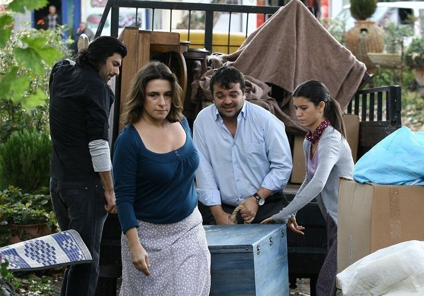 Esra Dermancıoğlu w serialu "Grzech Fatmagül"...