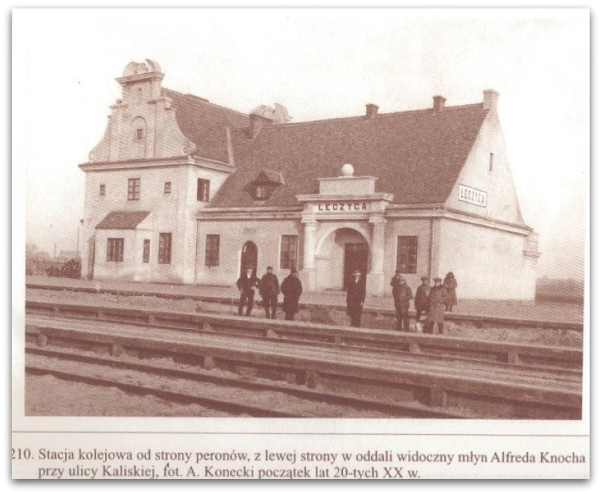 1925, Dworzec powstał na wybudowanym nowym odcinku linii...