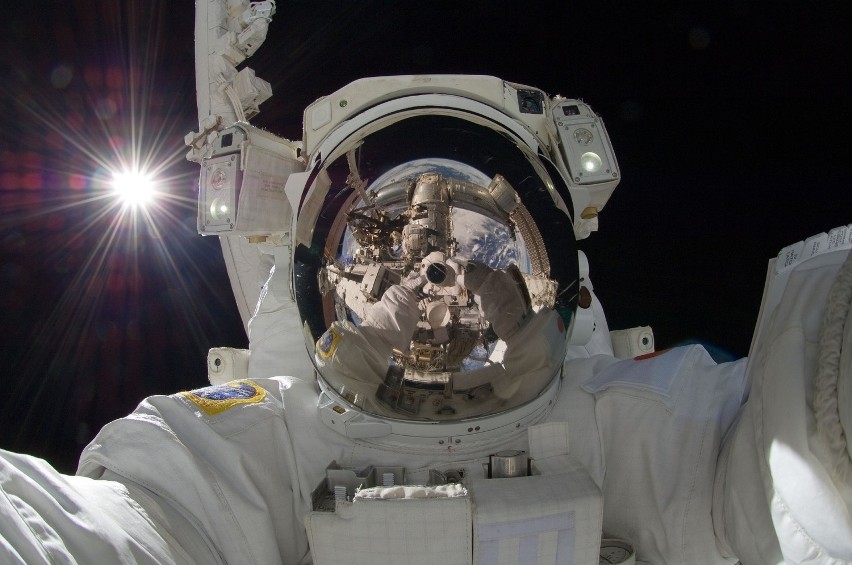 Mike Massimino służył w  NASA jako astronauta, w latach 1996...