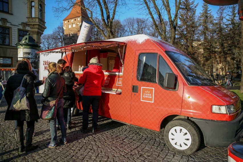 Gofry za uśmiechy, czyli gofrobus w Krakowie [ZDJĘCIA]