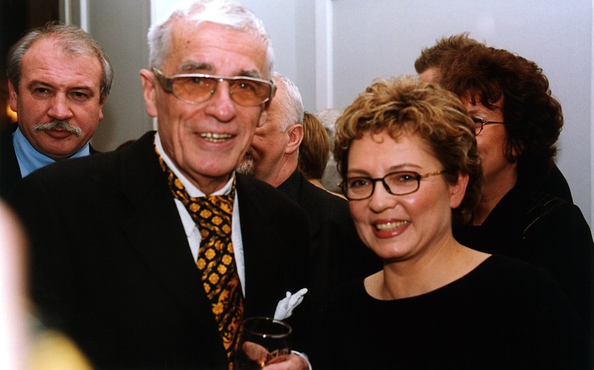 Adam Hanuszkiewicz i Krystyna Czubówna w 2001 roku