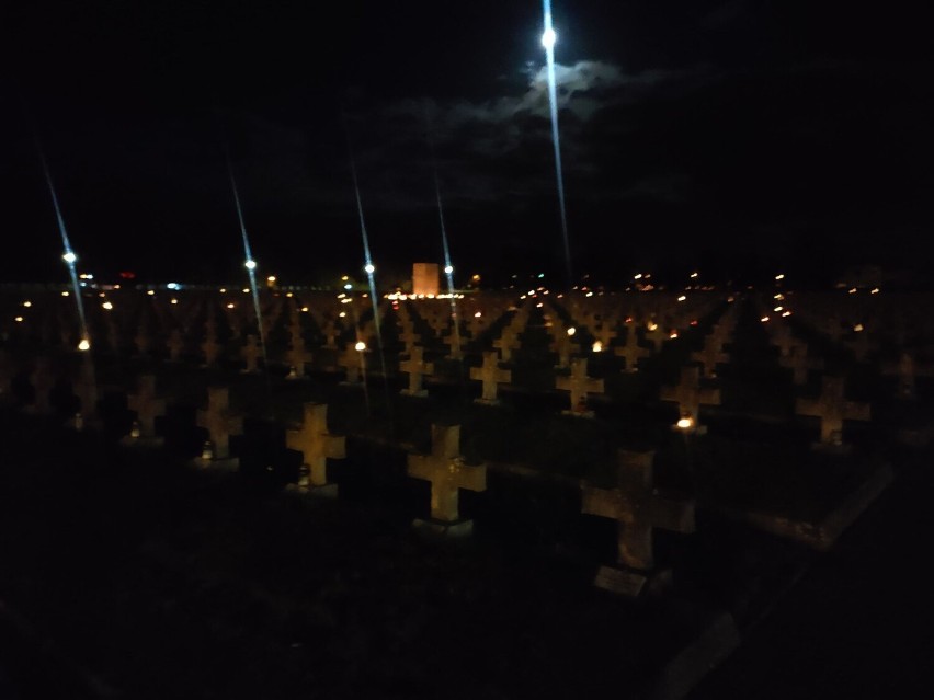 Cmentarz Żołnierzy II Armii Wojska Polskiego w Zgorzelcu to...