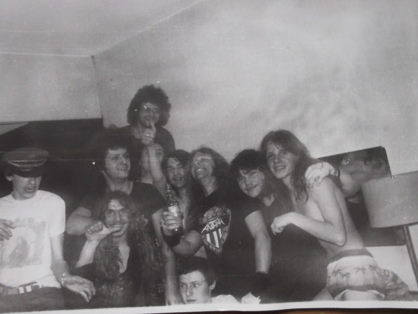 James Hetfield z Metalliki imprezował z fanami w katowickim hotelu! To było 34 lata temu. Zobacz ZDJĘCIA