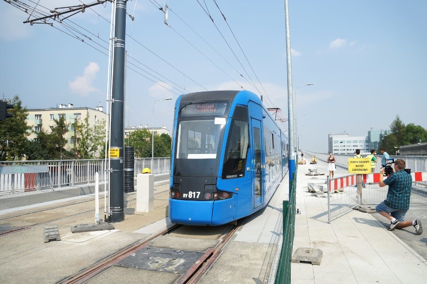 Testowy przejazd tramwajów po estakadzie Lipska-Wielicka [ZDJĘCIA, WIDEO]