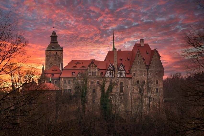 Zamek Czocha, nazywany również polską filią Hogwartu to...