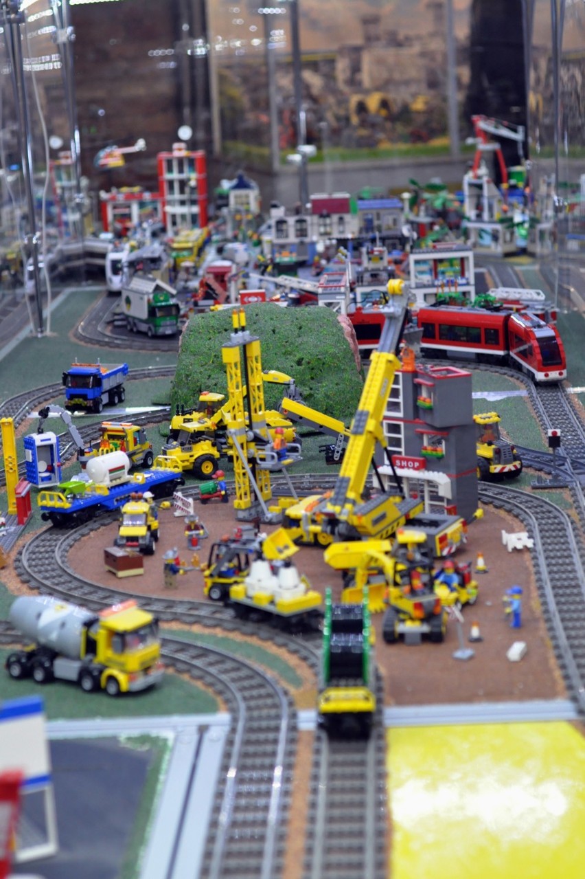 Klocki LEGO opanowały Kraków [ZDJĘCIA]