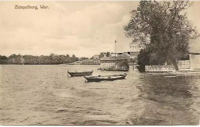 1916, Jezioro Sępoleńskie, w dali widoczne kąpielisko u Hermanna.