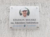 Na stadionie powieszono tablicę upamiętniającą zasługi Zdzisława Ankiewicza