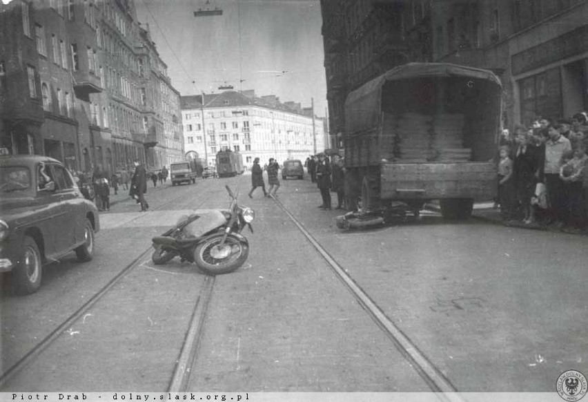 Wrocław, 1955 r.
Wypadek motocyklisty na ul. Nowowiejskiej