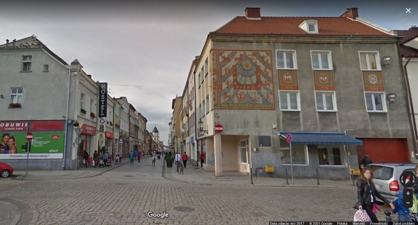 Inowrocławski Rynek na zdjęciu z Google Street View.