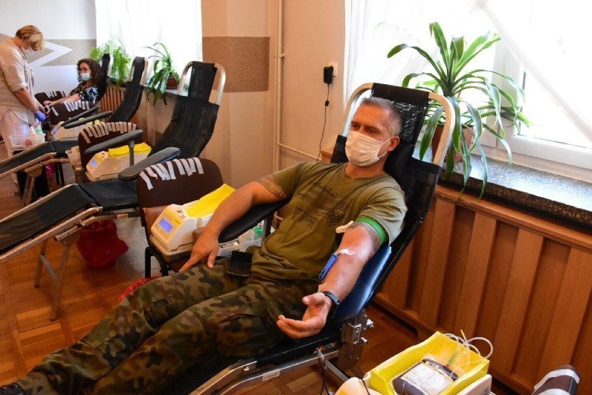 Będzie można oddać krew. Śremscy policjanci zapraszają do udziału w kolejnej Otwartej Akcji Honorowego Oddawania Krwi [zdjęcia]