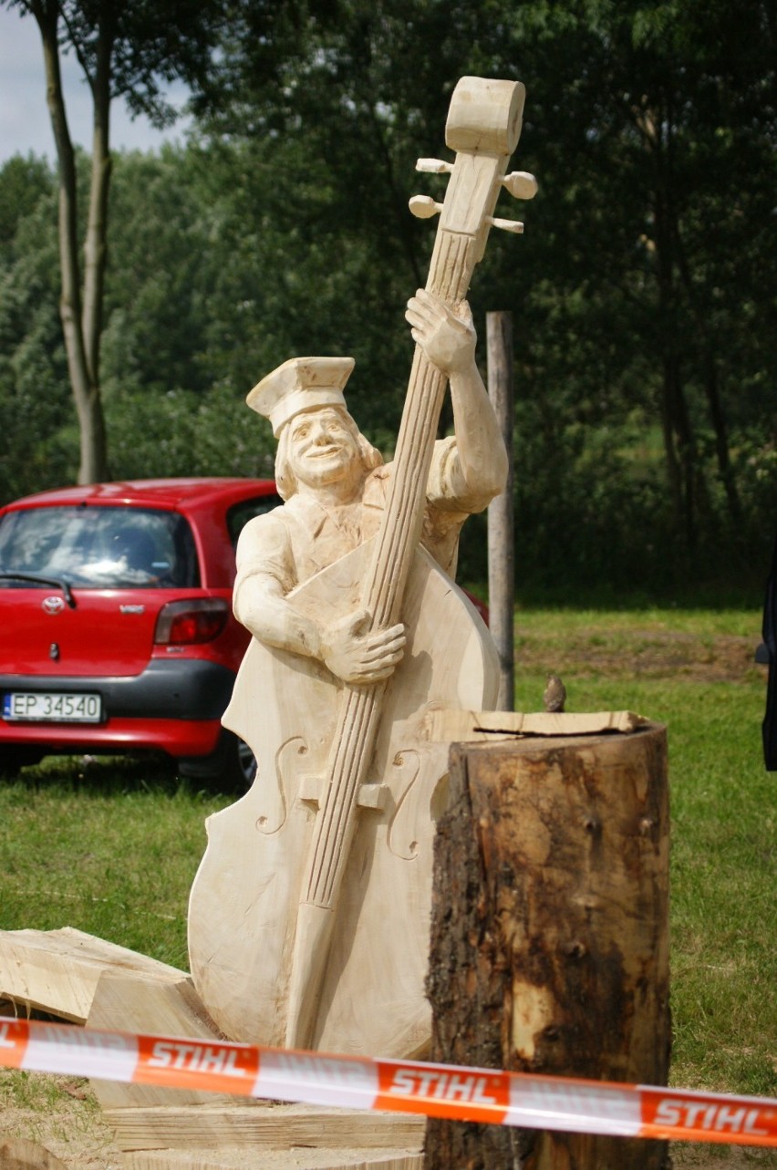 W Łojewie rzeźbili w drewnie [wyniki, zdjęcia]