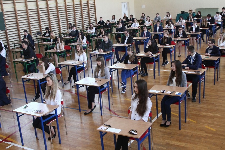 Uczniowie zdają Egzamin gimnazjalny 2016
