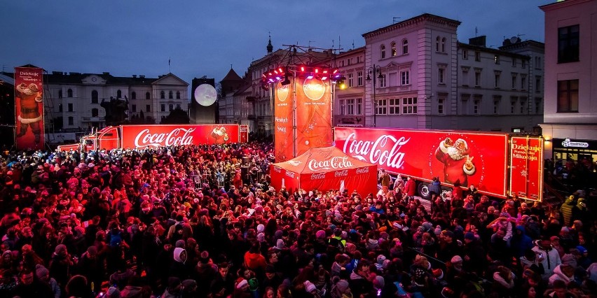 Ciężarówki Coca-Cola to w zasadzie świąteczny symbol. Już...