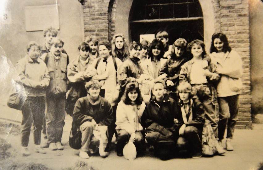 Zobaczcie zdjęcia ze szkolnych kronik II LO w Głogowie