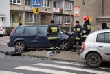 Wypadek na ulicy Młynarskiej. Piesza cudem nie została potrącona [FOTO, WIDEO]