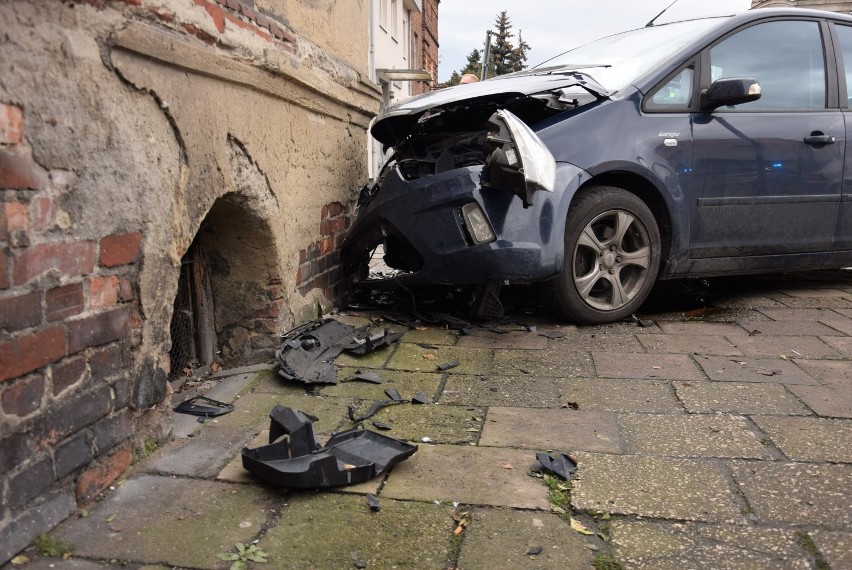 Wypadek na ulicy Młynarskiej. Kierowcy trafili do szpitala