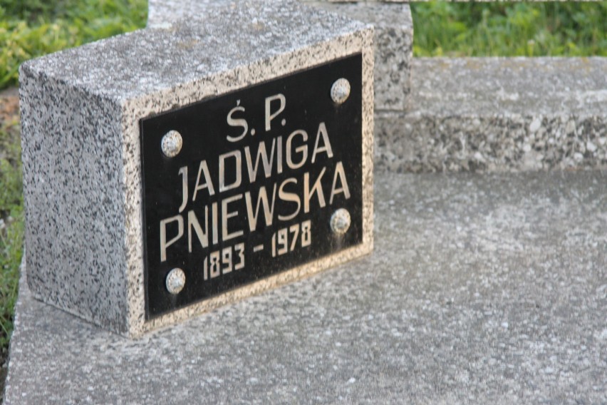 Żoną płk. Wiktora Pniewskiego była Jadwiga Pniewska