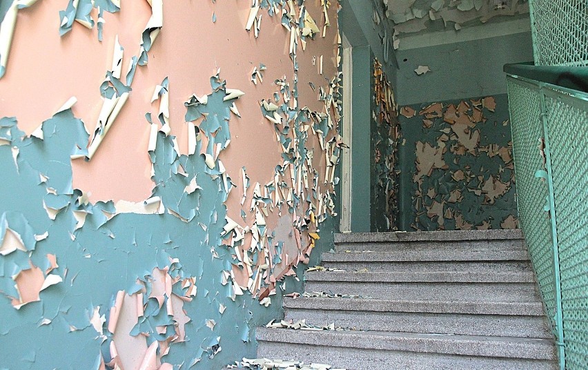 Opuszczony szpital psychiatryczny w Krakowie. Zobaczcie niesamowite zdjęcia
