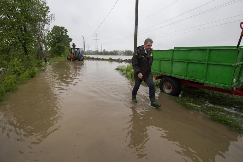 Trwa pogotowie przeciwpowodziowe w Bielsku-Białej i powiatach bielskim, cieszyńskim i żywieckim. Zaczyna być groźnie [AKTUALIZACJA]