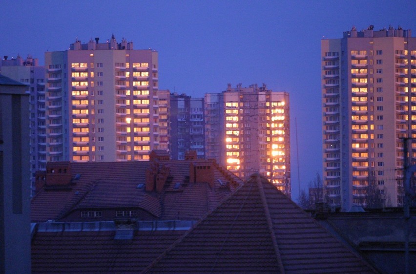 Katowice, osiedle Gwiazdy, styczeń 2004. Część bloków przed...
