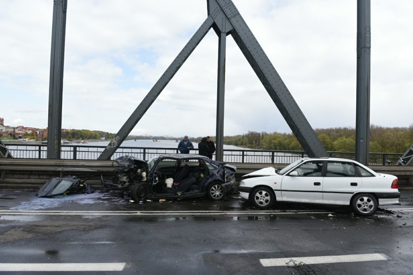 ZOBACZ: 
Mistrzowie parkowania. Tak parkują w Toruniu...